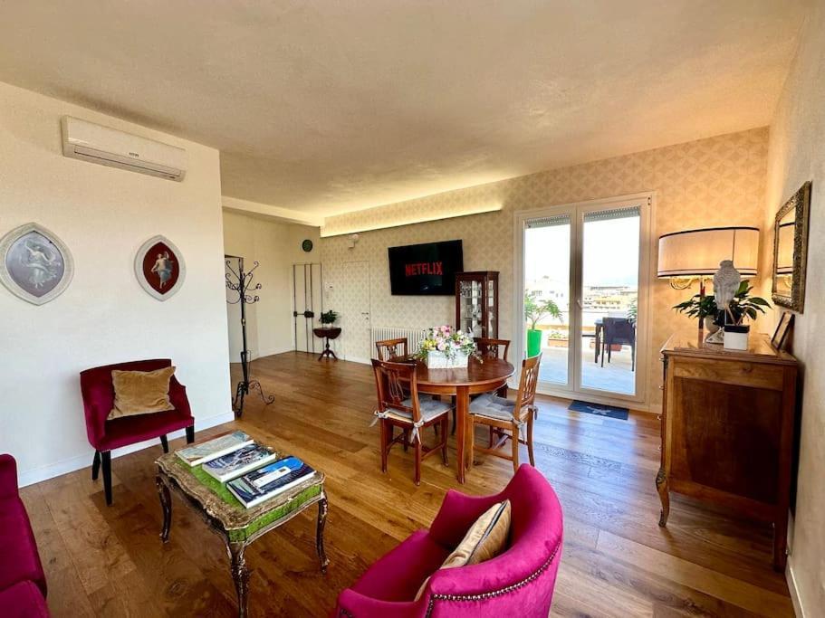Apartamento Rooftop Apt - Jacuzzi & Panoramic View *